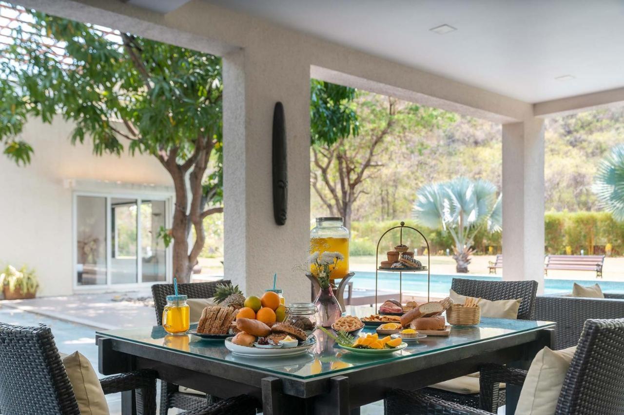 The Leaf By Stayvista - An Enchanting Escape Offering A Pool, Terrace, Lush Lawn, Contemporary Interiors, And Indoor Games 阿里巴格 外观 照片